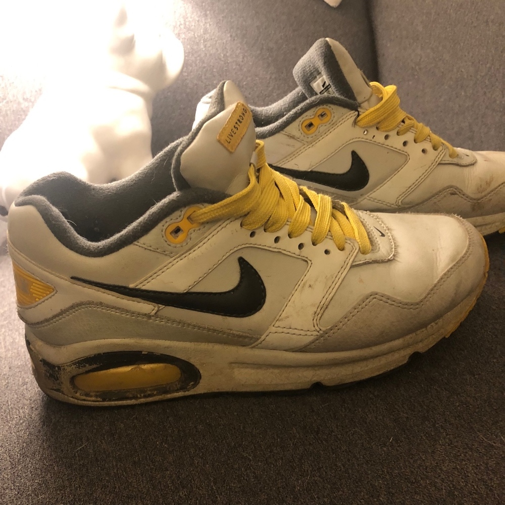 Nike Livestrong Edition Airmax Size 6.5 - Picture 2 of 6